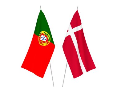 Danimarka ve Portekiz bayrakları