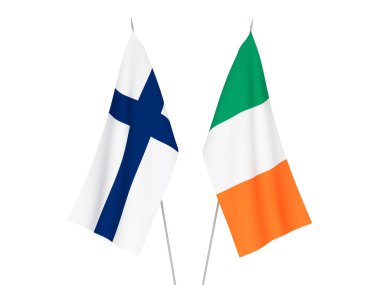 İrlanda ve Finlandiya bayrakları