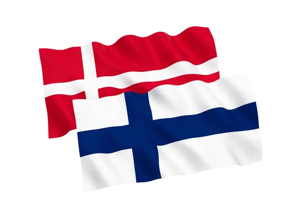 Beyaz arka planda Finlandiya ve Danimarka bayrakları — Stok fotoğraf