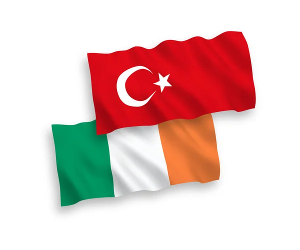 Drapeaux de Turquie et d'Irlande sur fond blanc — Image vectorielle