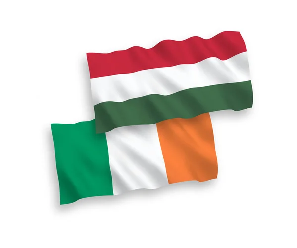 爱尔兰和匈牙利的旗子在白色背景 — 图库矢量图片