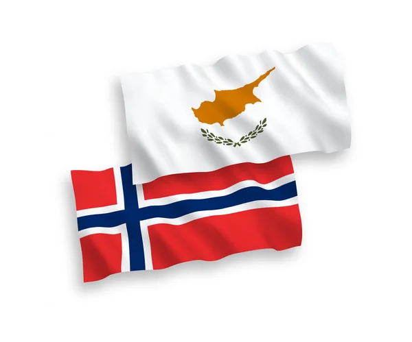 Bandeiras da Noruega e de Chipre sobre fundo branco — Vetor de Stock