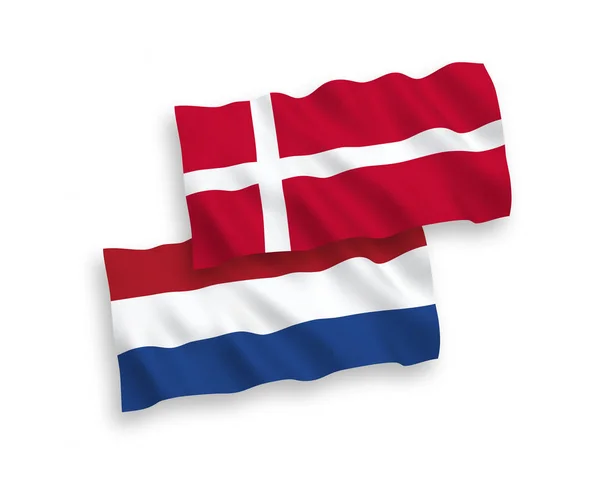 Bandiere della Danimarca e dei Paesi Bassi su sfondo bianco — Vettoriale Stock