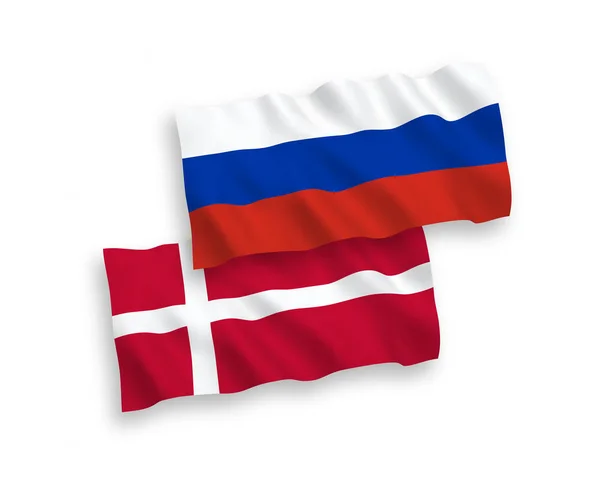 Banderas de Dinamarca y Rusia sobre fondo blanco — Archivo Imágenes Vectoriales