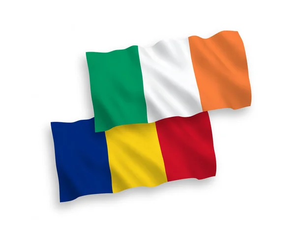 白色背景上的爱尔兰和罗马尼亚国旗 — 图库矢量图片