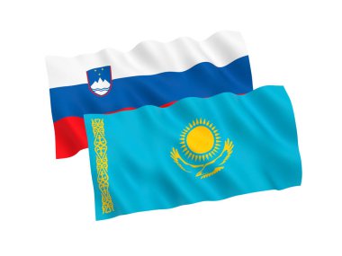 Beyaz arka planda Kazakistan ve Slovenya bayrakları