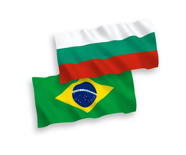 Flaggen Brasiliens und Bulgariens auf weißem Hintergrund — Stockvektor
