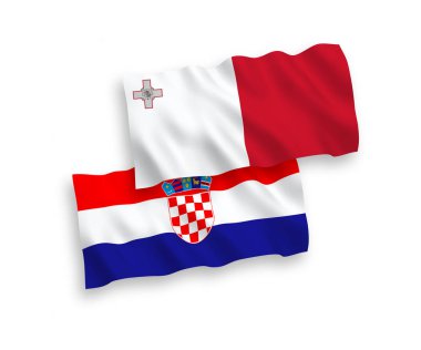 Beyaz arka planda Malta ve Hırvatistan bayrakları
