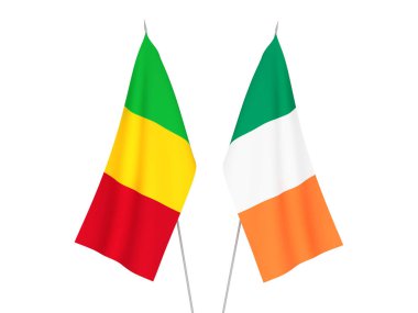 Beyaz arka planda İrlanda ve Mali 'nin ulusal kumaş bayrakları izole edildi. 3d resimleme.