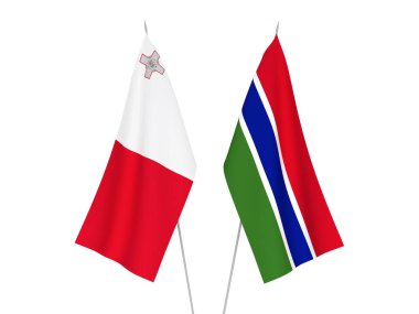 Gambiya Cumhuriyeti ve Malta 'nın ulusal kumaş bayrakları beyaz arka planda izole edildi. 3d resimleme.