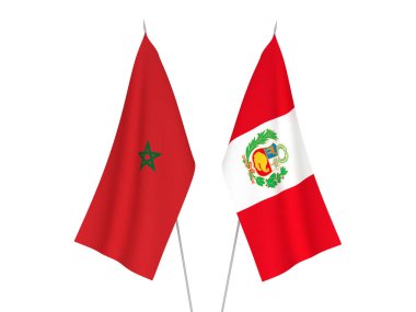 Beyaz arka planda Fas ve Peru 'nun ulusal kumaş bayrakları izole edildi. 3d resimleme.