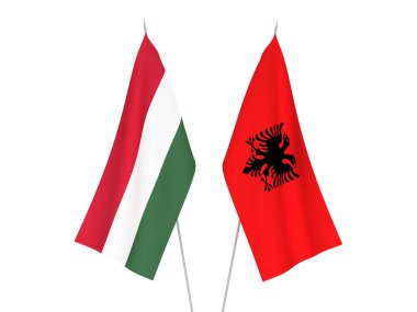 Beyaz arka planda Arnavutluk ve Macaristan 'ın ulusal kumaş bayrakları izole edildi. 3d resimleme.