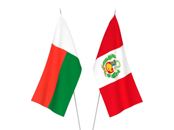 Nationale Stoffen Vlaggen Van Madagaskar Peru Geïsoleerd Witte Achtergrond Weergave — Stockfoto