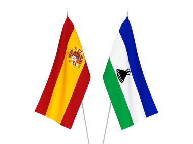 Beyaz arka planda İspanya ve Lesotho 'nun ulusal kumaş bayrakları izole edildi. 3d resimleme.