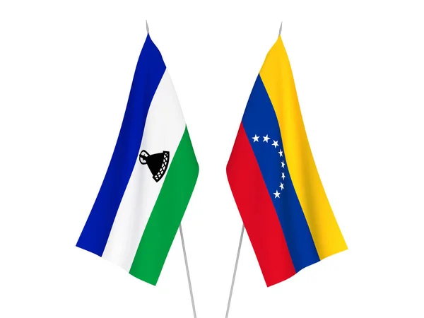 Εθνικές Σημαίες Υφάσματος Του Λεσότο Και Της Βενεζουέλας Απομονωμένες Λευκό — Φωτογραφία Αρχείου
