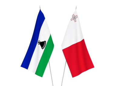 Lesotho ve Malta 'nın ulusal kumaş bayrakları beyaz arka planda izole edildi. 3d resimleme.