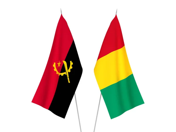 Nationalflaggen Von Angola Und Guinea Isoliert Auf Weißem Hintergrund Darstellung — Stockfoto