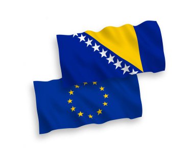 Avrupa Birliği ve Bosna-Hersek 'in ulusal taşıyıcı kumaş bayrakları beyaz zemin üzerinde izole edildi. 1 'e 2 oranında.