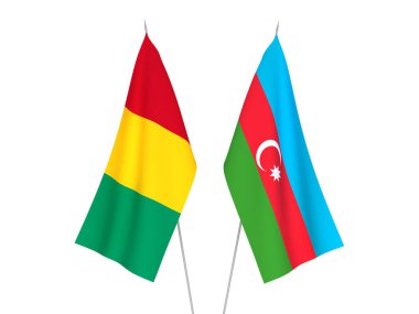 Beyaz arka planda Azerbaycan ve Gine 'nin ulusal kumaş bayrakları izole edildi. 3d resimleme.