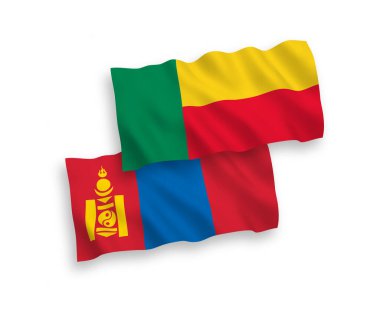 Beyaz arka planda Moğolistan ve Benin 'in ulusal taşıyıcı kumaş bayrakları izole edildi. 1 'e 2 oranında.
