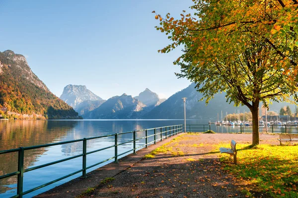 Озеро Траунзее Альпах Австрия Осенний Пейзаж — стоковое фото