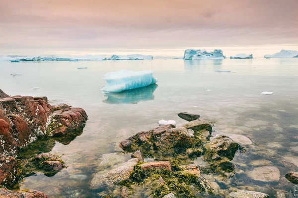 Icebergs Bord Océan Atlantique Village Saqqaq Ouest Groenland — Photo