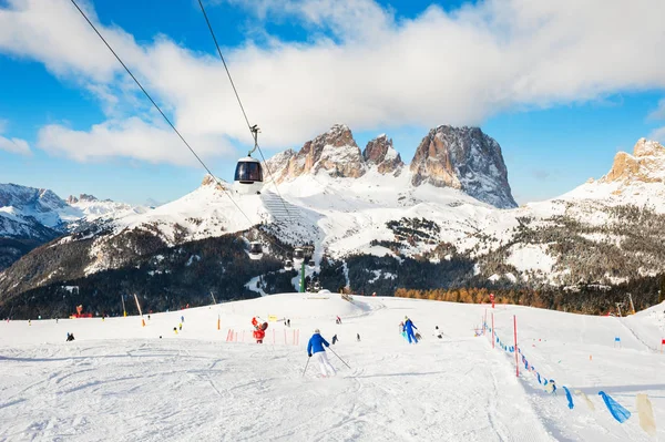 Ski Sur Piste Ski Val Fassa Alpes Dolomites Hiver Italie — Photo