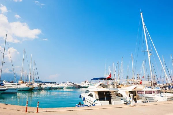 Yacht Nel Porto Kemer Turchia Paesaggio Estivo — Foto Stock