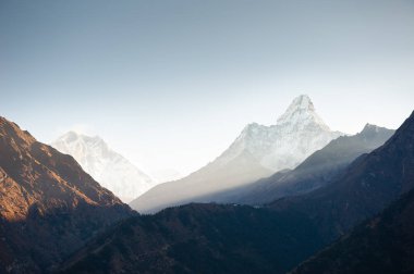 Görünümünde Ama Dablam Mount sabah Sunrise Himalayalar, Nepal. Everest Saha Kampı trek, Sagarmatha Milli Parkı