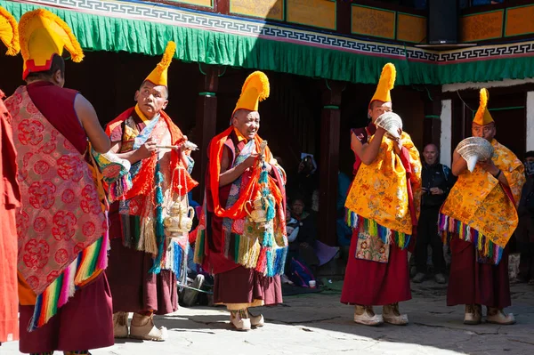 Tengboche Nepal Outubro 2018 Monges Realizam Dança Budista Religiosa Durante — Fotografia de Stock
