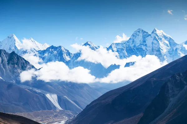 Mount Kangtega Himalaya Dağları, Nepal görünümünü. Everest Saha Kampı trek, Sagarmatha Milli Parkı