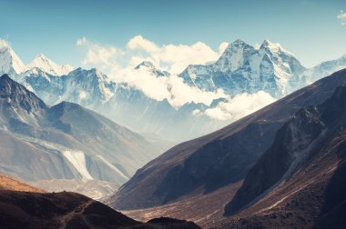 Mount Kangtega Himalaya Dağları, Nepal görünümünü. Everest Saha Kampı trek, Sagarmatha Milli Parkı