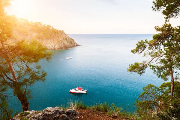 Gyönyörű Tengerpart Paradise Bay Türkiz Víz Közelében Kemer Törökország Nyári — Stock Fotó