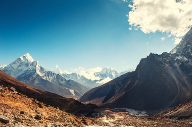Mount Ama Dablam Himalayalar, Nepal görünümünü. Everest Saha Kampı trek, Sagarmatha Milli Parkı