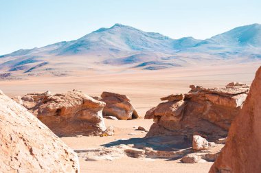 Plato Altiplano, Bolivya üzerinde çölde dağlar