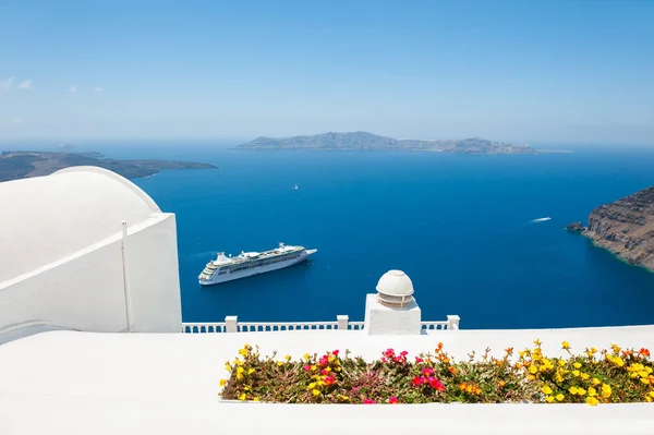 Architektura biały na wyspie Santorini, Grecja. Pięknej scenerii. — Zdjęcie stockowe