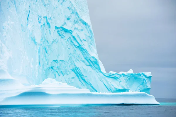 Kék jéghegyek: Ilulissat icefjord, Grönland — Stock Fotó