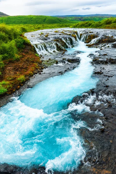 Bluterguss-Wasserfall in Südisland. — Stockfoto