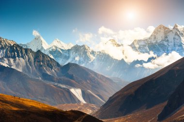 Everest bölgesindeki Himalaya sıradağları, Nepal
