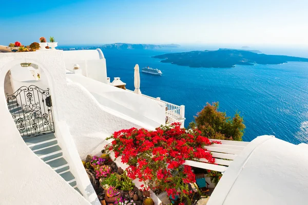 Architettura bianca sull'isola di Santorini, Grecia. — Foto Stock