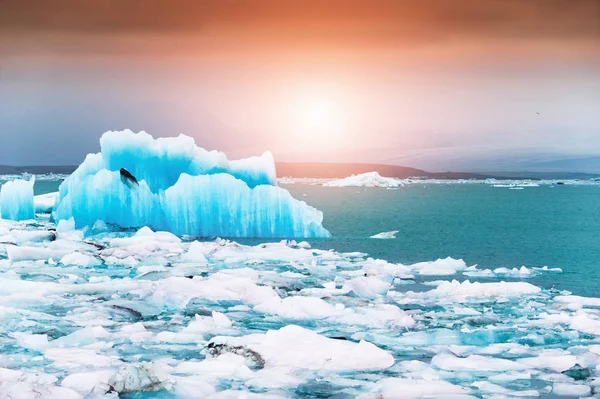 Йокюльсарлон Льодовикова Лагуна на заході сонця, Ісландія — стокове фото