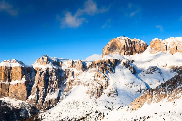 Доломітові Альпи взимку сонячний день, Італія. — стокове фото