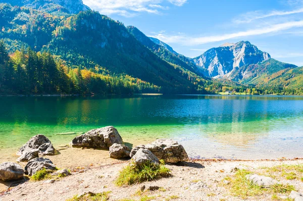 Lago en los Alpes montañas, Austria — Foto de Stock