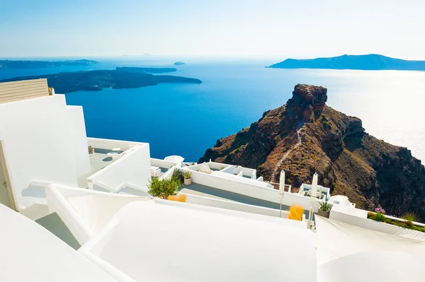 Architettura bianca sull'isola di Santorini, Grecia. — Foto Stock