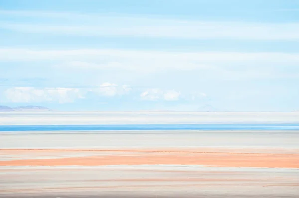 Surface saline de Salar de Uyuni sel plat, la Bolivie — Photo