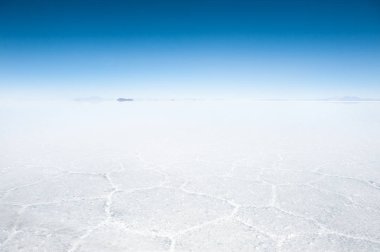 Salar de Uyuni tuz düz tuz yüzeyi, Bolivya