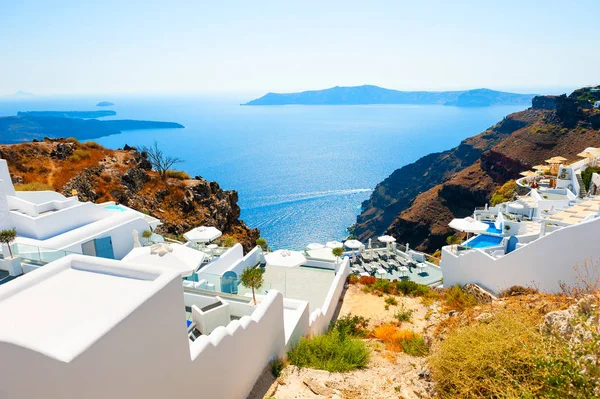 Santorini-sziget, Görögország fehér építészete. — Stock Fotó