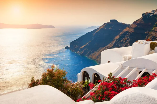 Hermoso atardecer en la isla Santorini, Grecia. —  Fotos de Stock