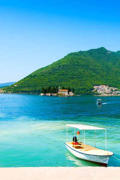 Hermosa Costa Ciudad Perast Vista Isla San Jorge Bahía Kotor —  Fotos de Stock