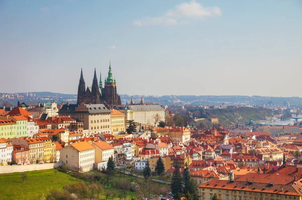 Petrin Tepeden Görüldüğü Gibi Prag Havadan Görünümü — Stok fotoğraf